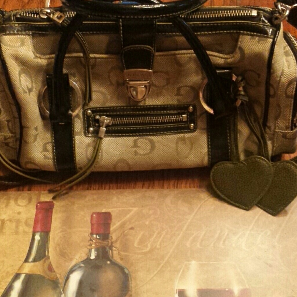 Signature Guess handbag